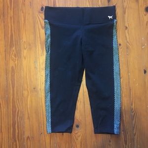 Victoria’s Secret PINK crop yoga pants size M